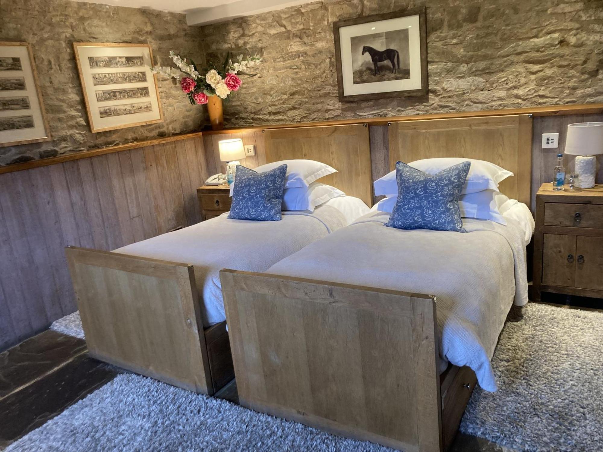 Old Downton Lodge Ludlow Δωμάτιο φωτογραφία